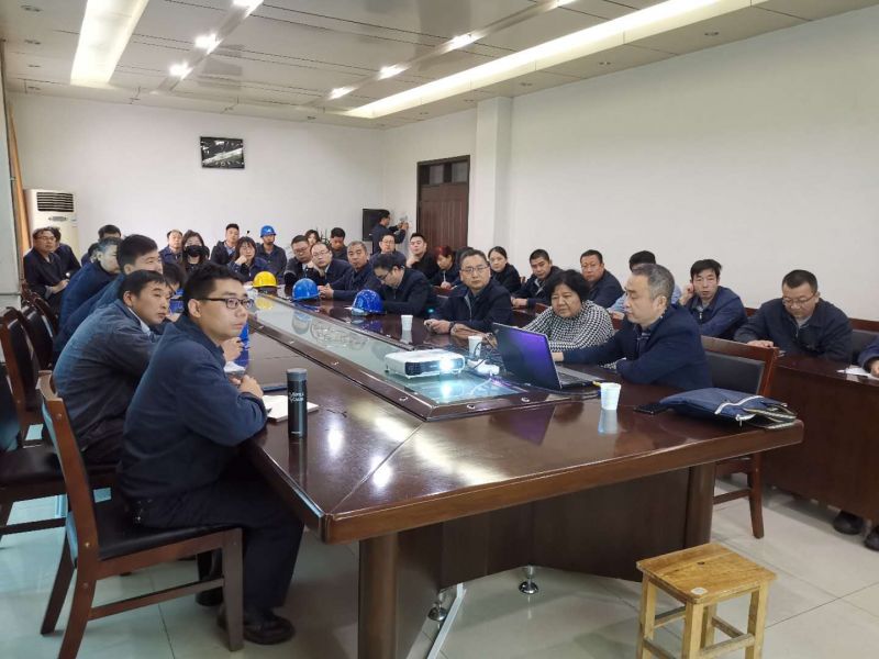 
				   
					學(xué)習(xí)固體廢物防治法、提高環(huán)境治理能力——黃河同力舉辦新版《固體廢物污染環(huán)境防治法》培訓(xùn)班
				 